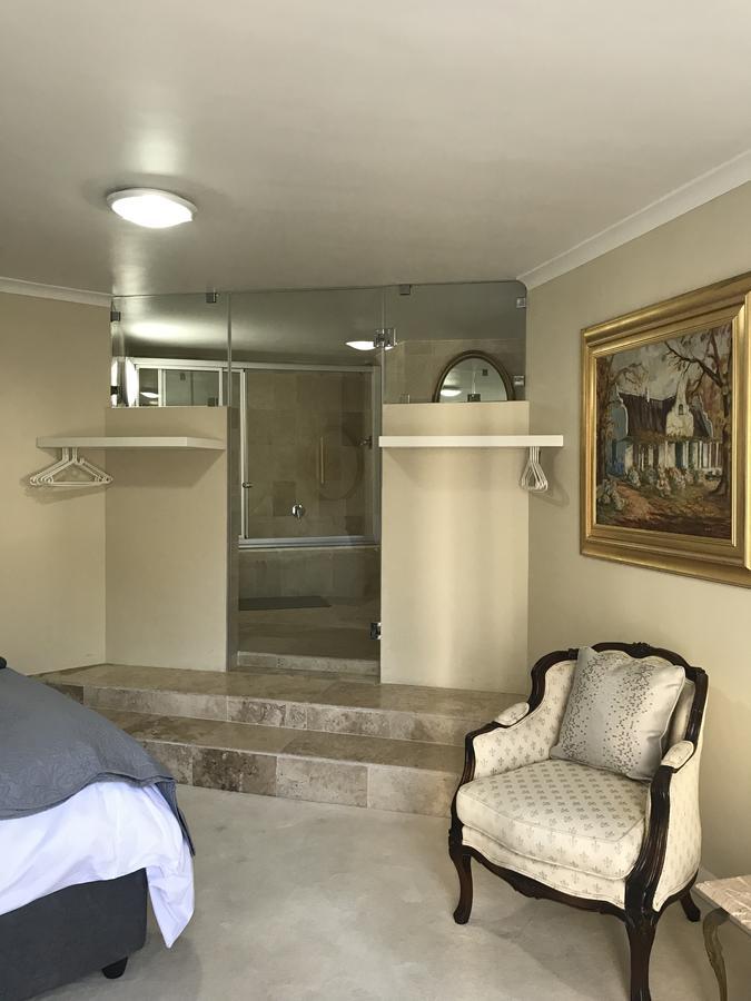 Francolin Manor Bed & Breakfast Hermanus Bagian luar foto