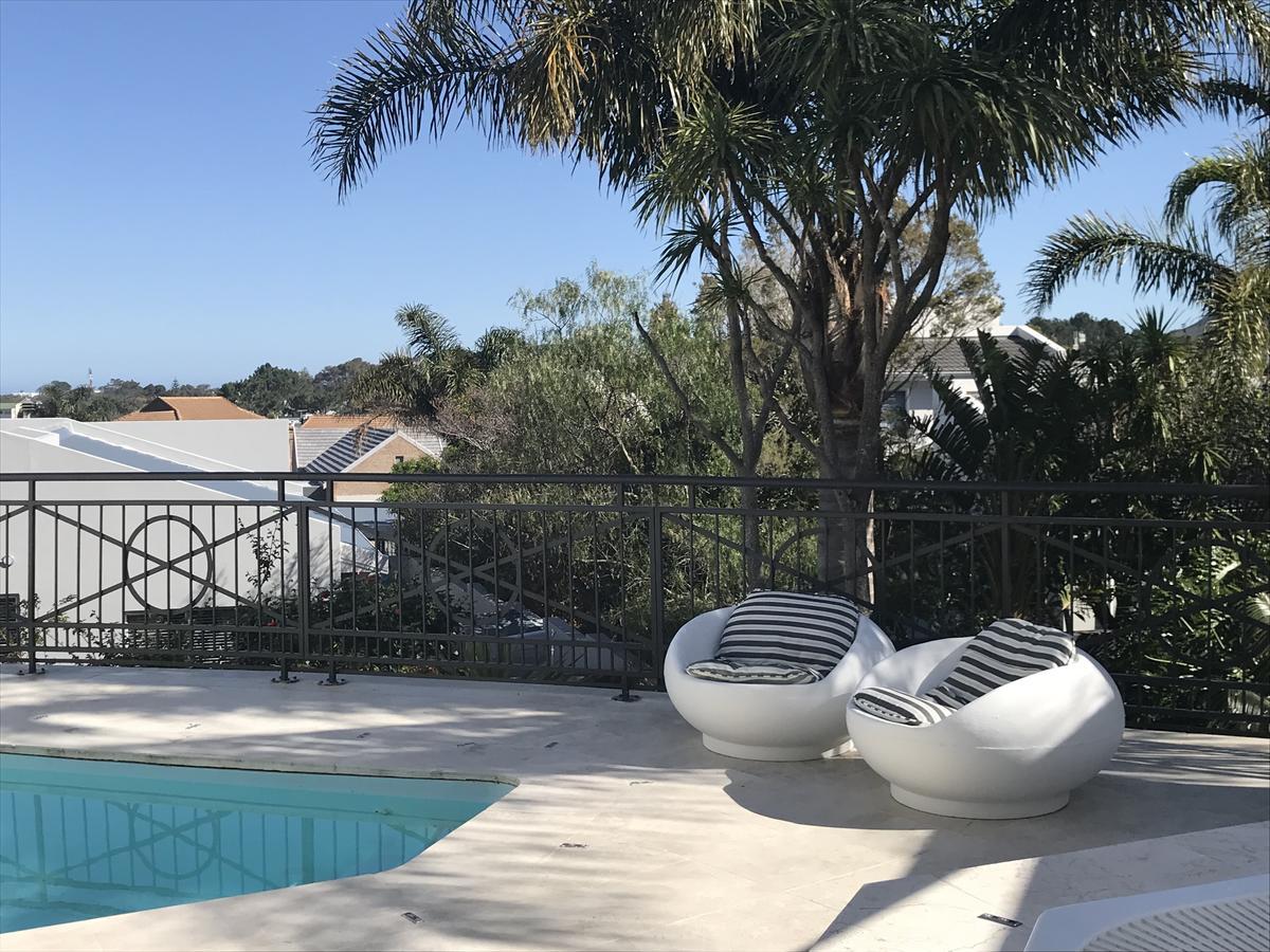 Francolin Manor Bed & Breakfast Hermanus Bagian luar foto